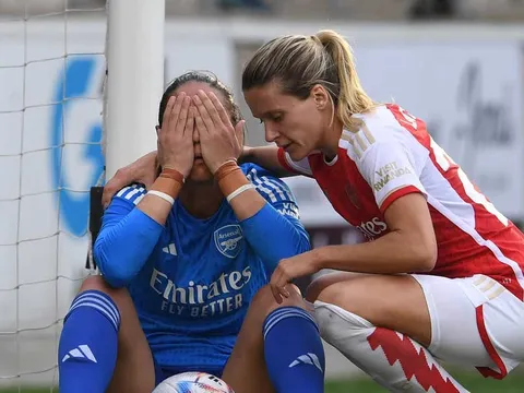 Bị loại sốc khỏi C1, HLV Arsenal phân trần