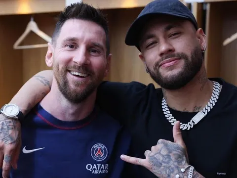Cựu sao M.U tiết lộ thái độ của Neymar, Messi trong phòng thay đồ