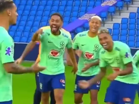 Neymar chứng minh đẳng cấp, Antony khiến đồng đội ‘cười tẹt ga’