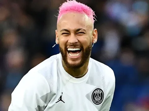 Neymar thách thức khi bị lộ tin nhắn tán tỉnh hàng loạt người mẫu