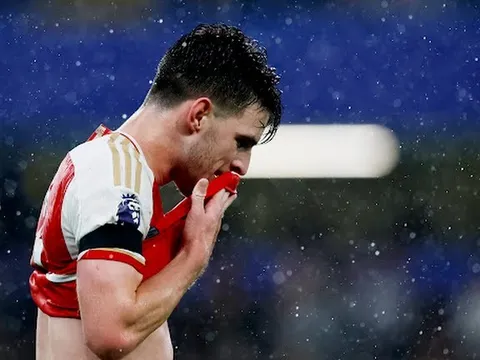 Ngả mũ trước Rice - Cucurella