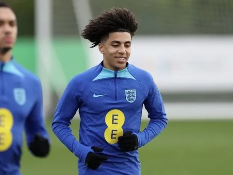 Ngả mũ trước Rico Lewis