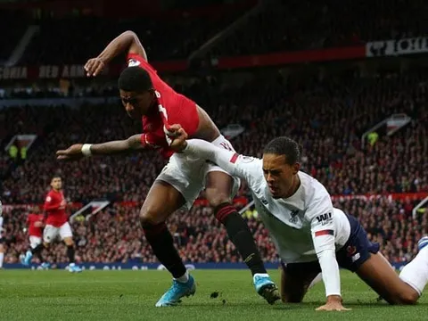 Sự thật ngã ngửa với Rashford - Torres và Vidic - Van Dijk