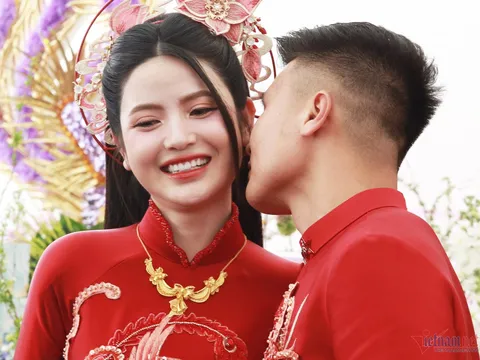 Ngắm nhan sắc dịu dàng của vợ Quang Hải ngày đầu năm