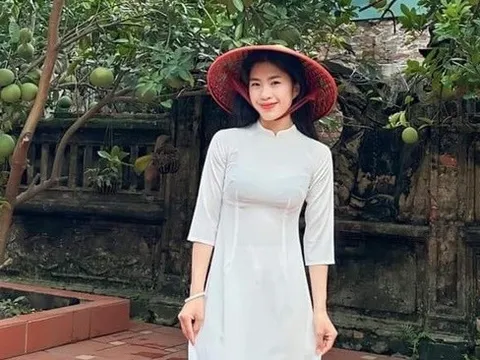Ngắm Thanh Nhã vô cùng duyên dáng với áo dài