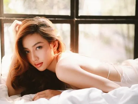 Ngắm vẻ đẹp của tân Hoa hậu hòa bình thế giới, fan Barcelona