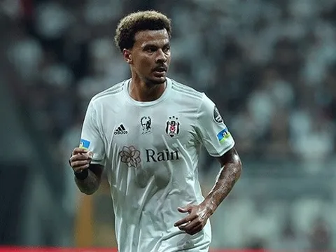 Ngày Alli gây tranh cãi, bạn gái lộ bức ảnh táo tợn