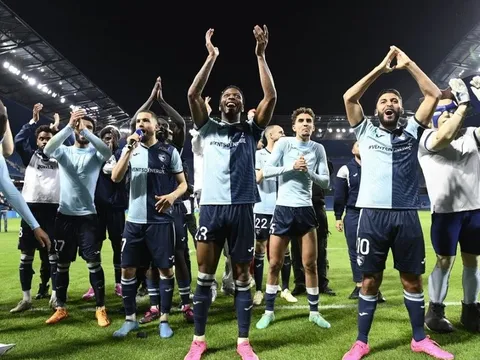 Ngày điên rồ của bóng đá Pháp