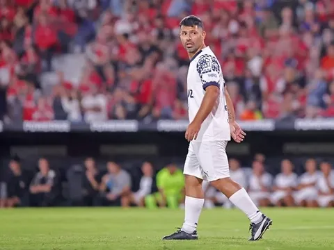 Ngày tái xuất gây chưng hửng của Aguero