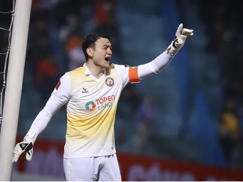 Ngày thi đấu ác mộng của Văn Lâm