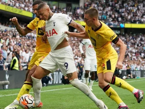 Nghịch cảnh thôi thúc 'thùng rác vàng'