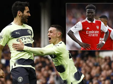 Ngoại hạng Anh: Arsenal dâng cúp cho Man City