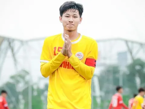 Cựu cầu thủ SLNA nằm viện ở Nhật hơn tháng trời, mẹ và em gái khóc cạn nước mắt