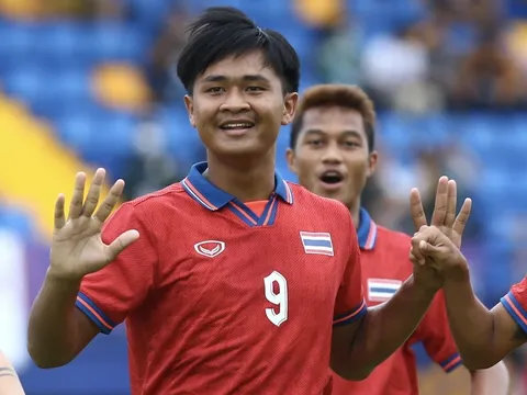Ngôi sao 17 tuổi rực sáng ở U22 Thái Lan