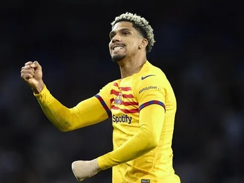 Ngôi sao Barca từ chối Liverpool và Chelsea