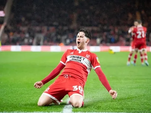 Ngôi sao Championship khiến Arsenal và Liverpool đấu đá