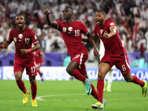 Ngược dòng ấn tượng, Qatar hạ Iran tiến vào CK Asian Cup 2023