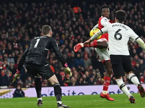 Ngược dòng nghẹt thở, Arsenal hạ gục Man United ở trận cầu 5 bàn