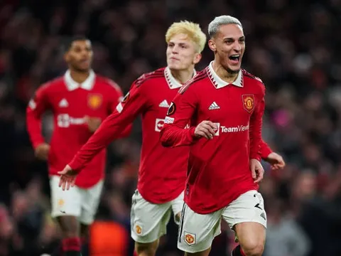 Ngược dòng ngoạn mục, M.U tiễn Barca khỏi Europa League