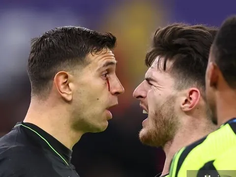 Người cũ bị hắt hủi cân cả dàn sao Arsenal dù đổ máu