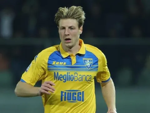 Người cũ Milan khiến 2 ông lớn chao đảo