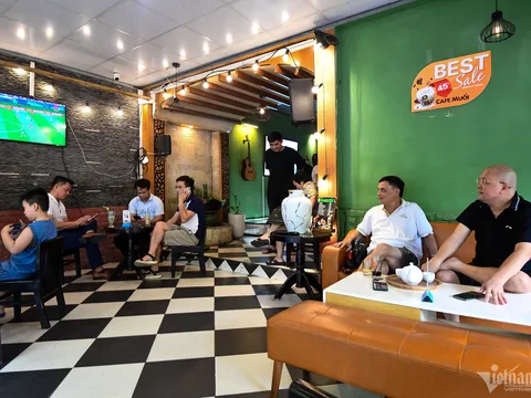 Người Hà Nội, TP.HCM vừa ăn sáng vừa xem tuyển nữ Việt Nam so găng với Mỹ