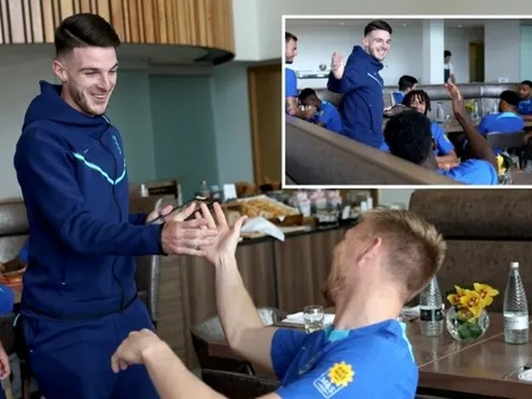 Người hâm mộ Arsenal bùng nổ với hình ảnh của Declan Rice