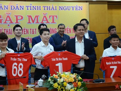 Người hùng World Cup tuyển Việt Nam nói thẳng lý do không xuất ngoại