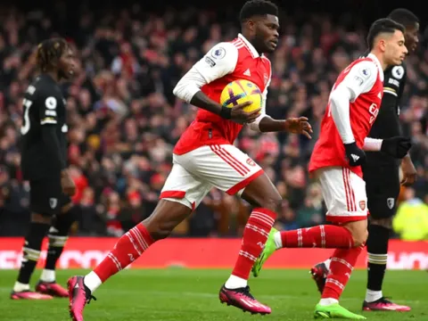 Người thắng kẻ thua sau trận Arsenal 3-2 Bournemouth