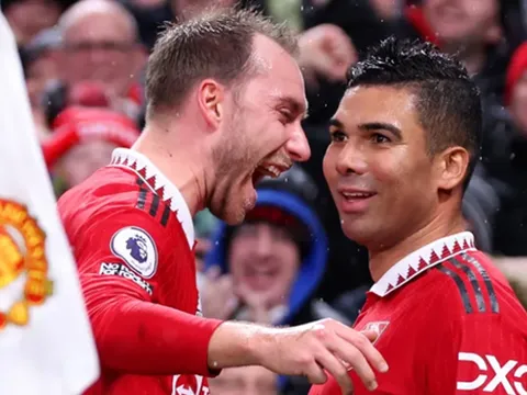 Người thắng kẻ thua sau trận Man Utd 3-0 Bournemouth