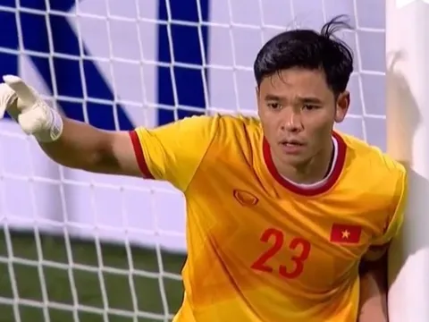 Nguyên Mạnh áp đảo trong đề cử Thủ môn xuất sắc nhất vòng bảng AFF Cup