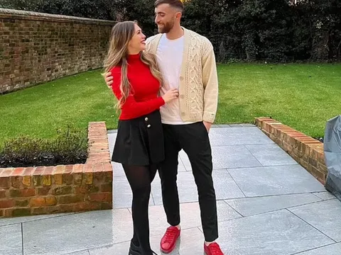 Nhà vô địch thế giới làm gãy mũi vợ đồng đội