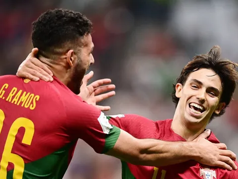 Nhà vô địch World Cup khuyên M.U bỏ Gakpo, mua Ronaldo mới