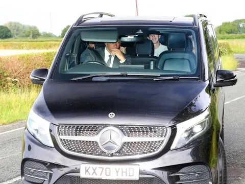 Nhận thấy điều bất thường, CĐV Chelsea lật tẩy Mount