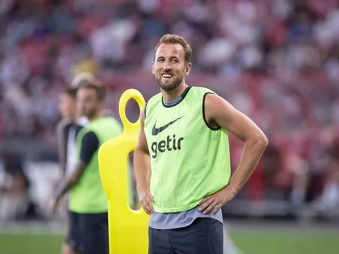 Nhìn Bellingham, mới thấy Man Utd tỉnh táo trong thương vụ Harry Kane
