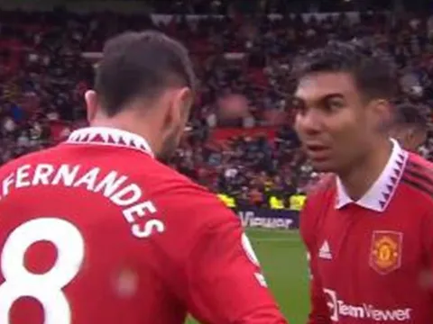 Nhìn Casemiro cãi nhau với Bruno, mới thấy Ten Hag hạnh phúc ra sao