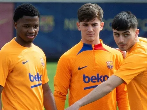 Nhìn Gavi, Barca và Tây Ban Nha đang "chôn sống" những thần đồng