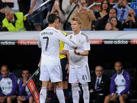 Nhìn Odegaard, mới thấy Ronaldo đã đúng