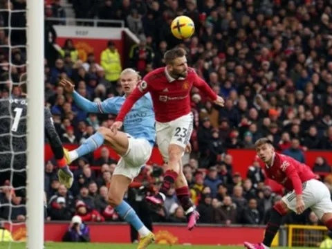 Nhìn Shaw và Martinez, ngẫm về Marcel Sabitzer