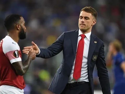 Nhìn vào Ramsey, Arteta hẳn biết làm gì với Lacazette