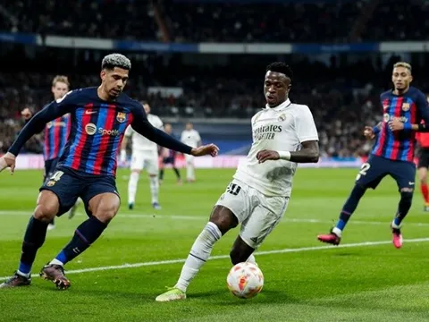 Nhìn Vinicius đá với Barca, Real có thể thấy rất nhớ Ronaldo