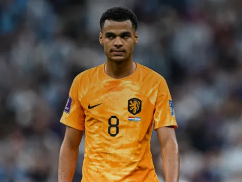 Nhờ Hirving Lozano, Man United biết được giá của Cody Gakpo