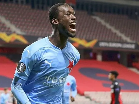 Nhờ “ô dù”, David Moyes tự tin vượt mặt M.U, Arsenal để sở hữu “Henry mới”