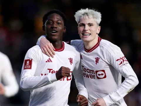 Những cậu bé của Ten Hag giúp Man United sống dậy