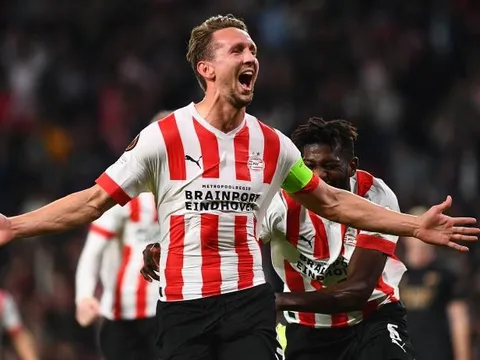 Những cựu cầu thủ Premier League tỏa sáng ở Hà Lan