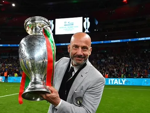 Cựu tiền đạo Chelsea, Juventus qua đời