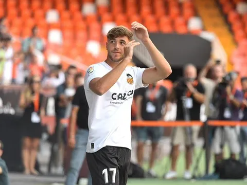 Sao trẻ Barcelona dính chấn thương nặng