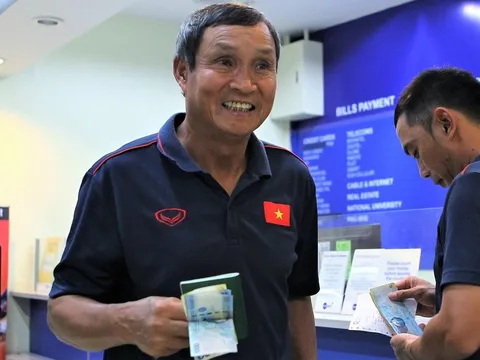 Niềm vui nhân đôi của HLV Mai Đức Chung
