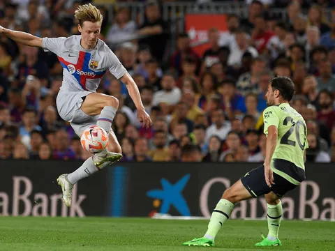 Tam giác tiền vệ có thể giúp Ten Hag quên đi De Jong