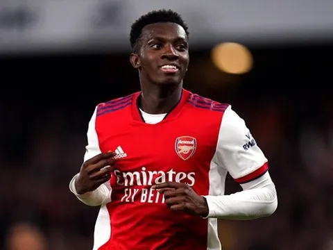 "Tôi thích cậu ấy đá thay, Jesus không ghi được 11 bàn"